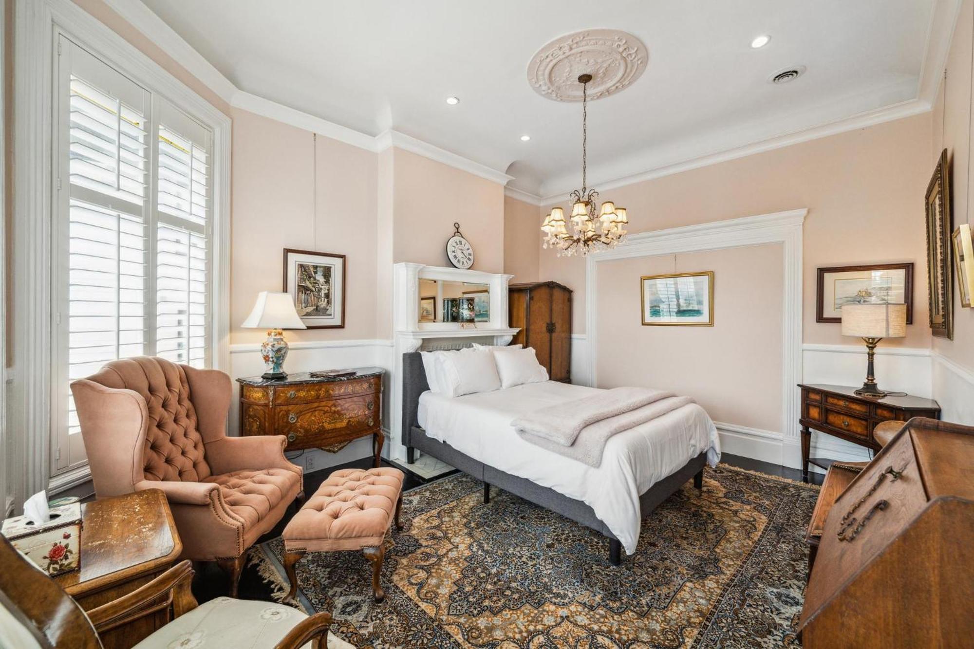 Ferienhaus Historic & Charming Victorian Sleeps 11