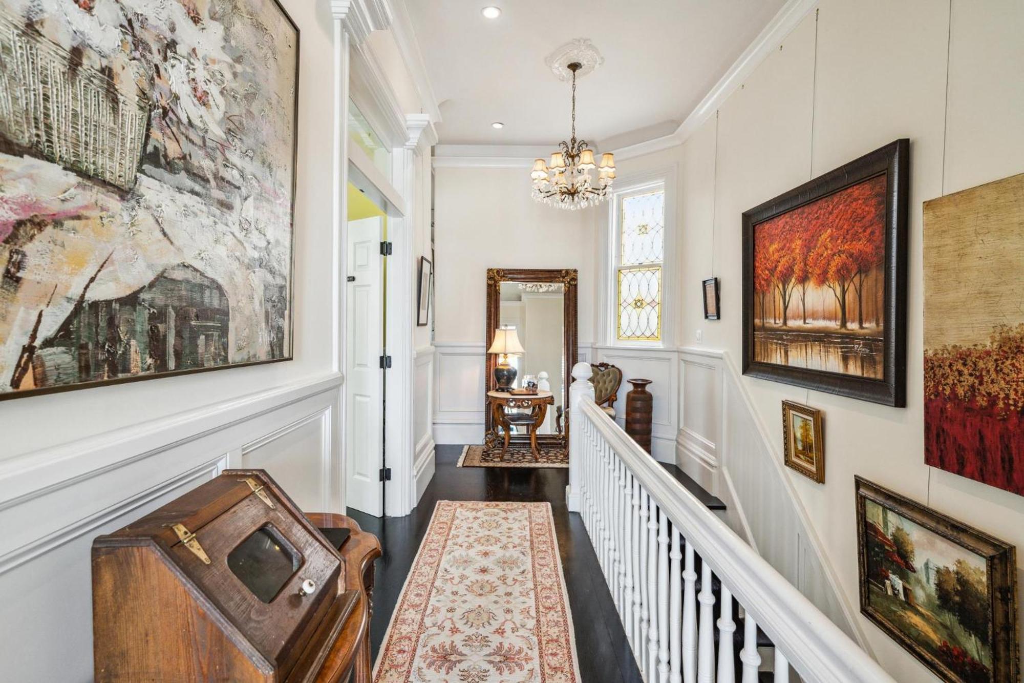 Ferienhaus Historic & Charming Victorian Sleeps 11