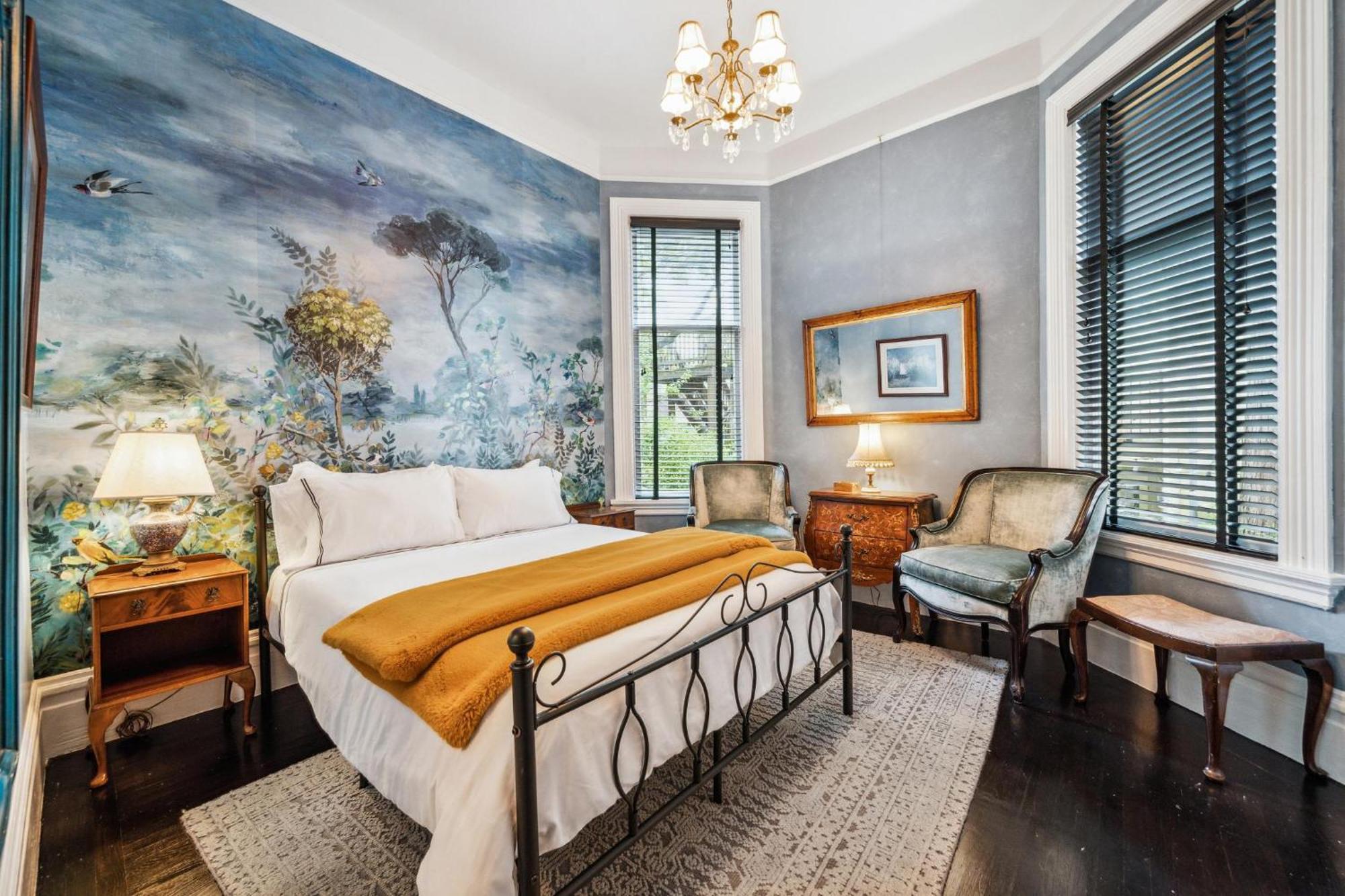 Ferienhaus Historic & Charming Victorian Sleeps 11 *