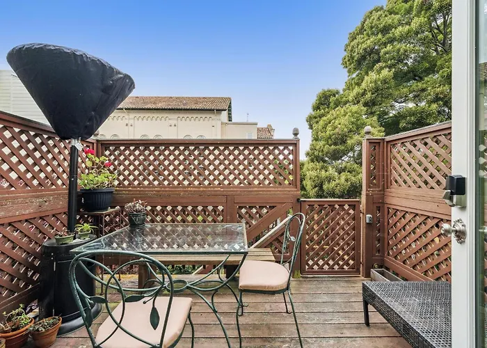 Historic & Charming Victorian Home Sleeps 11