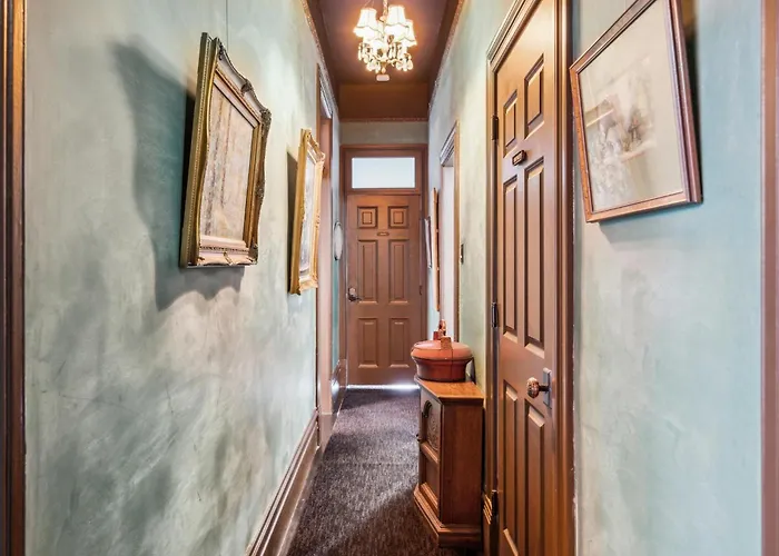 Historic & Charming Victorian Home Sleeps 11