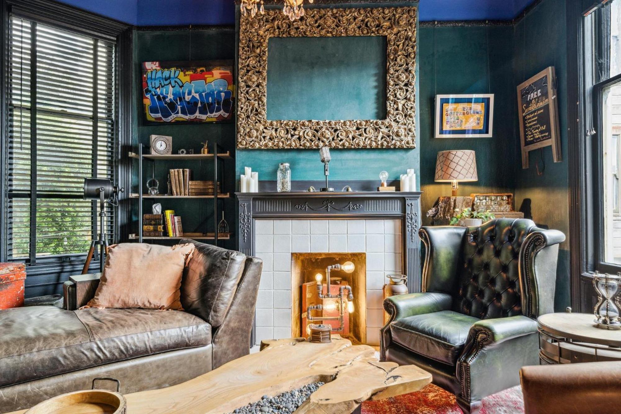 Hébergement de vacances Historic & Charming Victorian Sleeps 11