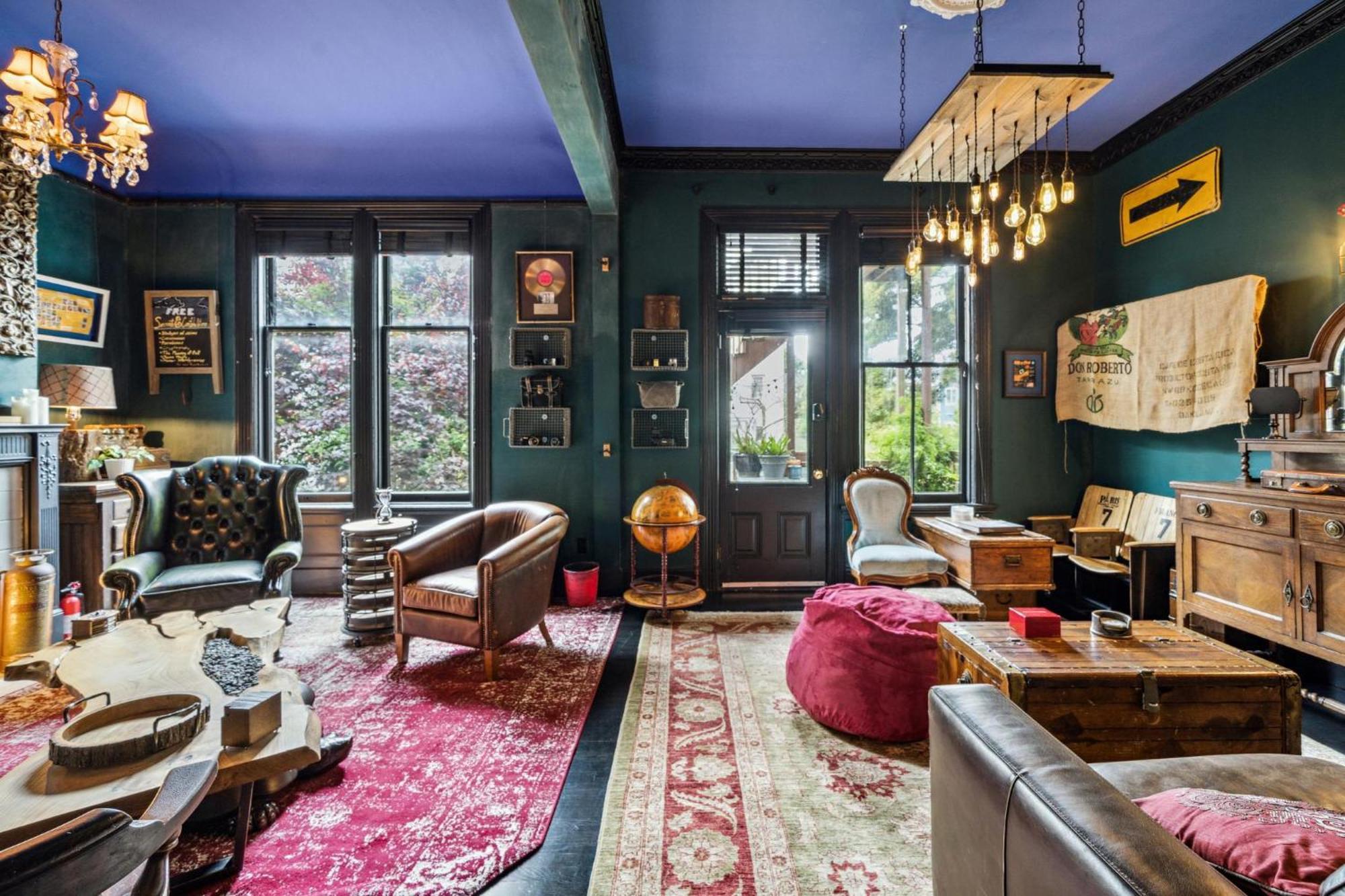 Hébergement de vacances Historic & Charming Victorian Sleeps 11 *
